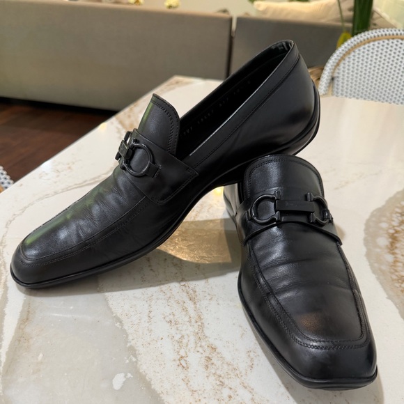 Salvatore Ferragamo Elegant Black Leather Men's Loafers